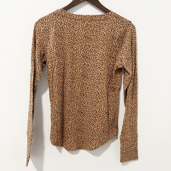 Gap Heather T Cheetah Print Long Sleeve Top Womens Size Medium Casual Layers - Picture 6 of 7